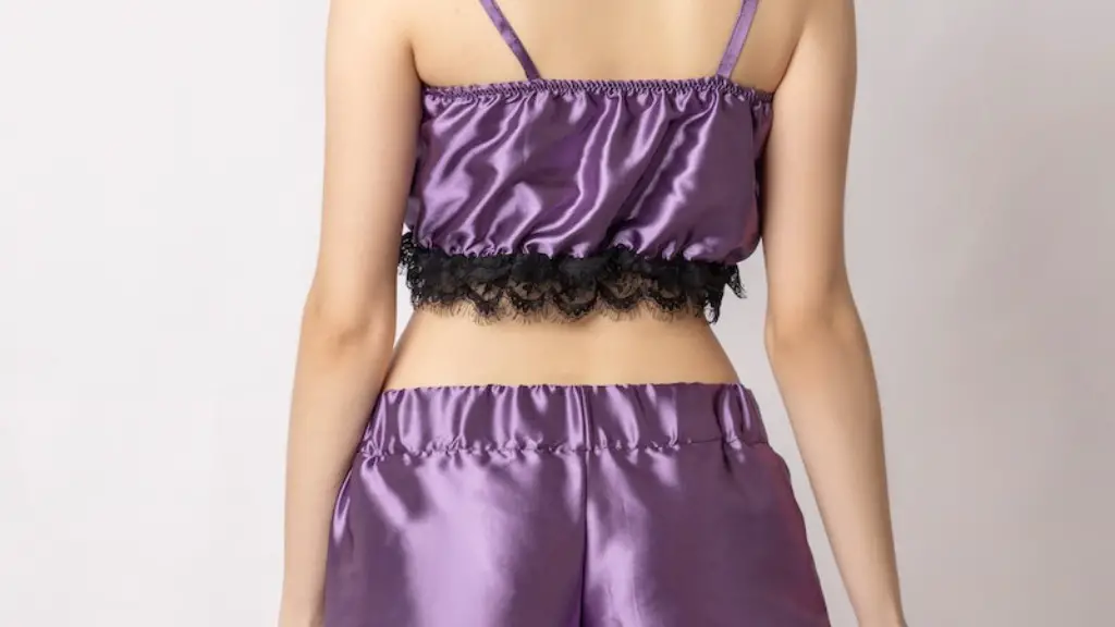 How to sew hole in leggings?