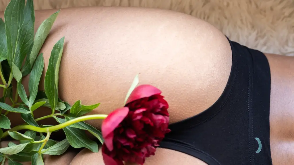 Is it ok to wear leggings with a dress?